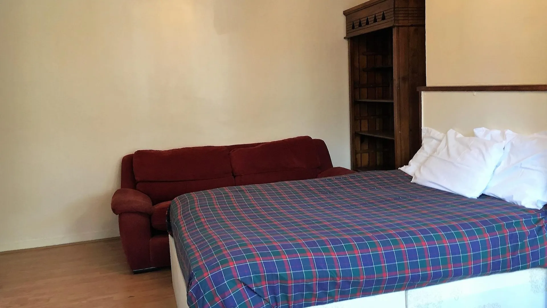 Beechwood House Apartment London