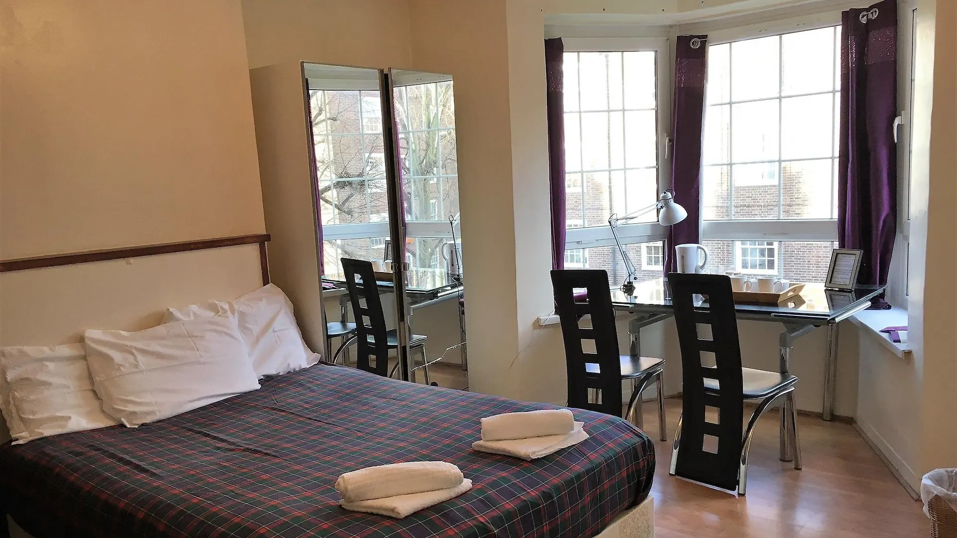 Beechwood House Apartment London